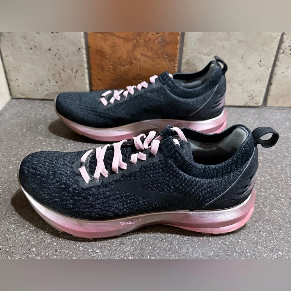 Brooks Women's Black and Pink Running Shoes size 7 - Picture 3 of 8